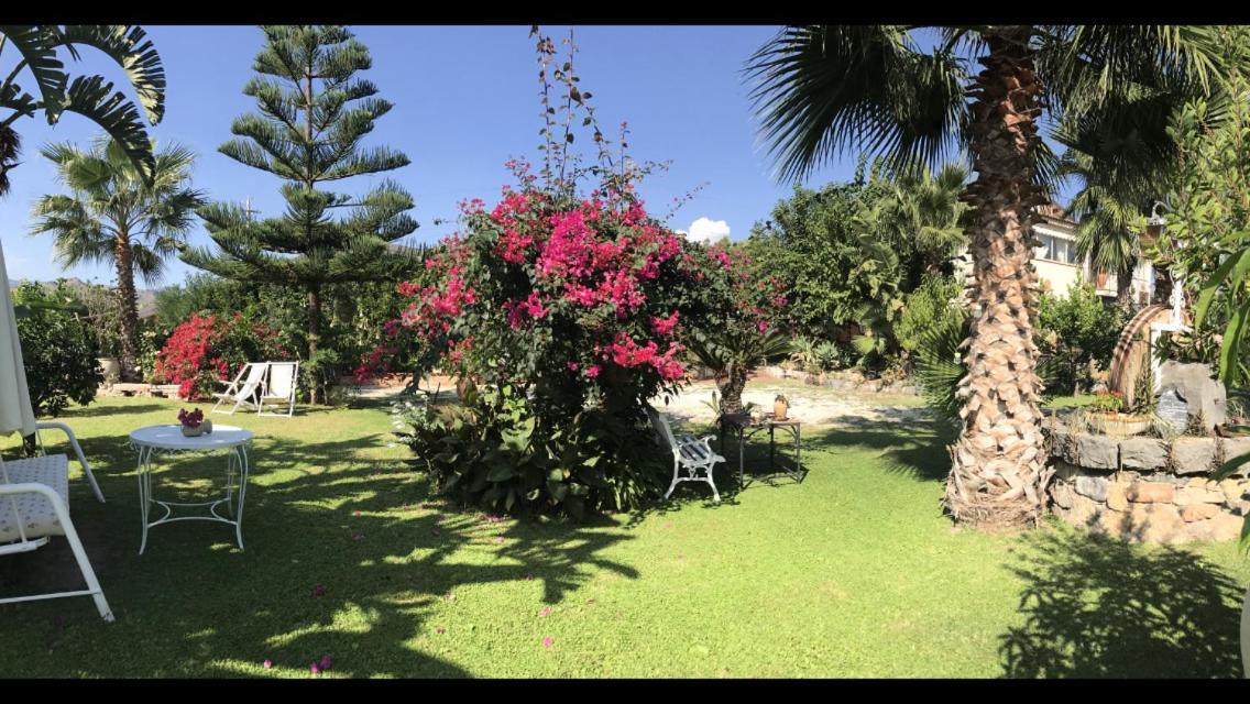 לינה וארוחת בוקר טאורמינה La Capanna Di Giuseppe E Maria מראה חיצוני תמונה